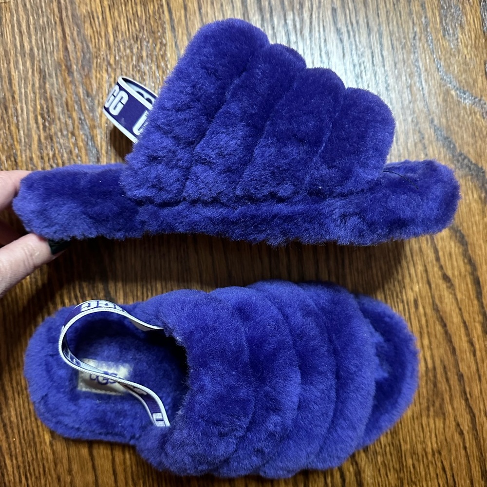 Ugh kids fluff yeah slipper size 4- purple fur